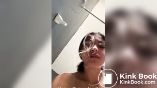 Hot girl shitting and eating it - video 3
