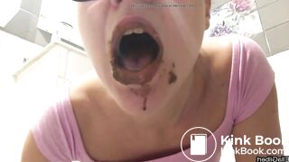 Talking dirty whilst sucking a shitty dildo