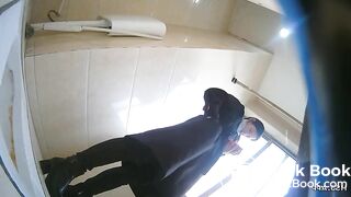 spy camera asian girl pee and shit.video_499