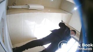 spy camera asian girl pee and shit.video_499