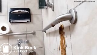 SEXY EBONY BABE PROJECTILE POOP