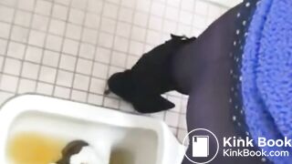 Japanese woman's toilet scene - video 25
