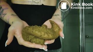 Sexy lady shits in her hands