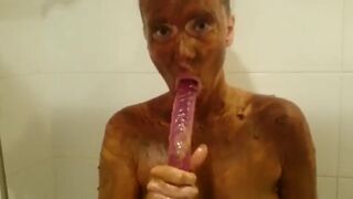 Amateur lady scat solo in the shower..
