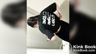 spy camera asian girl pee and shit.video_518
