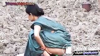 Beautiful aunty hot pooping