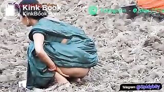 Beautiful aunty hot pooping