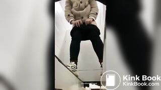 spy camera asian girl pee and shit.video_527