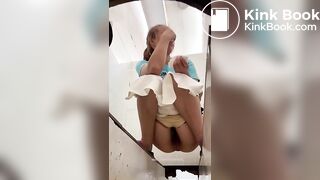 spy camera asian girl pee and shit.video_527