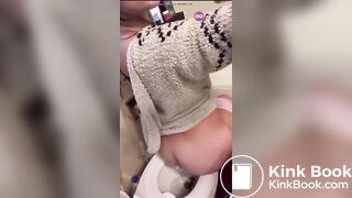 Hot beautiful girl shitting in the toilette