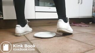 MILF Poops On Plate
