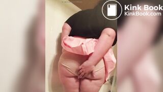 Girl takes a big dump in her panties