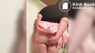 Girl takes a big dump in her panties