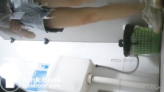 spy camera asian girl pee and shit.video_500