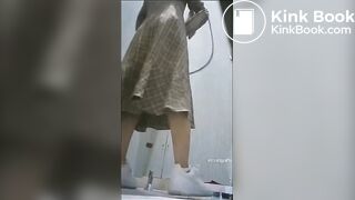 spy camera asian girl pee and shit.video_540