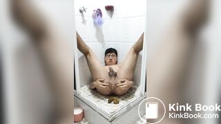 Young Guy Shitting Then Pissing In His Own Mouth