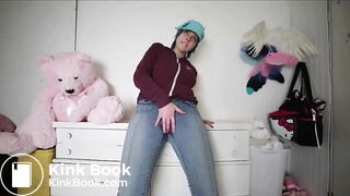 Kim - Pooping jeans & dildo mas