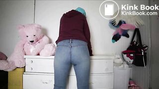 Kim - Pooping jeans & dildo mas