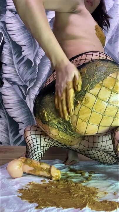 P00girl - Diarrhea In Black Pantys & Fishnets