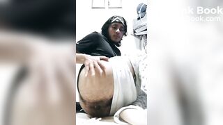 SE EXCITA CUANDO CAGA