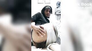 SE EXCITA CUANDO CAGA