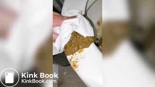 Pooping 412 - Lost it, Messy Clean Up-HQ