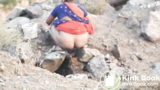 Desi big ass aunty open shit