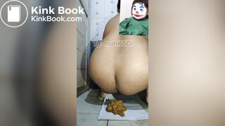 Beautiful chubby indian bhabhi potty - indian scat