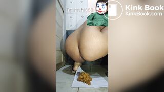 Beautiful chubby indian bhabhi potty - indian scat