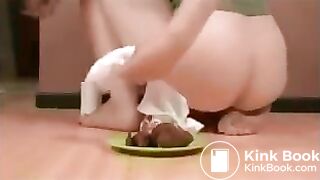 Marion shits on plates