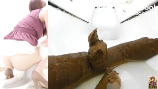 Japanese Girl Pooping