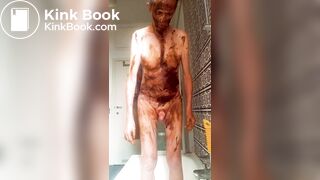 me prisoner covered by my own shit