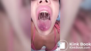 Girl's sexy long tongue 31