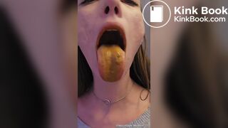 Scat eating in a airplane