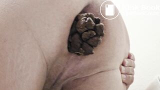 Pooping 712 - Butt Boulder Dump