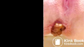 Une de mes premières vidéos où je me filme en faisant caca