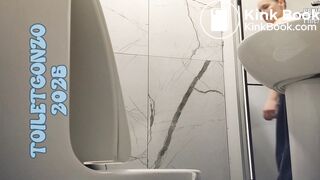 SEXY GIRLS TOILET