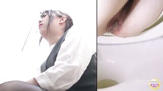 Japanese Girl Pooping