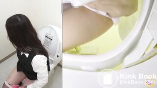 Japanese Girl Pooping